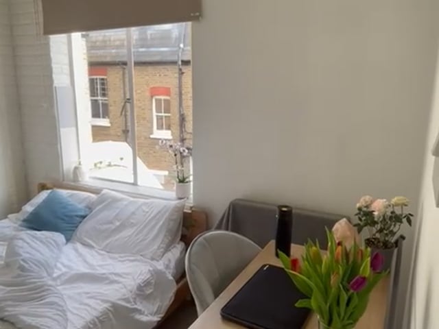 Double bedroom in homely house, West London Main Photo