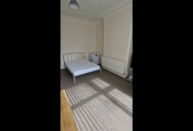 Big double rooms in Hucknall Main Photo