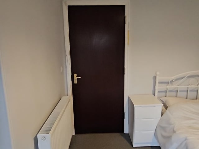 Double room in shared accommodation  Main Photo