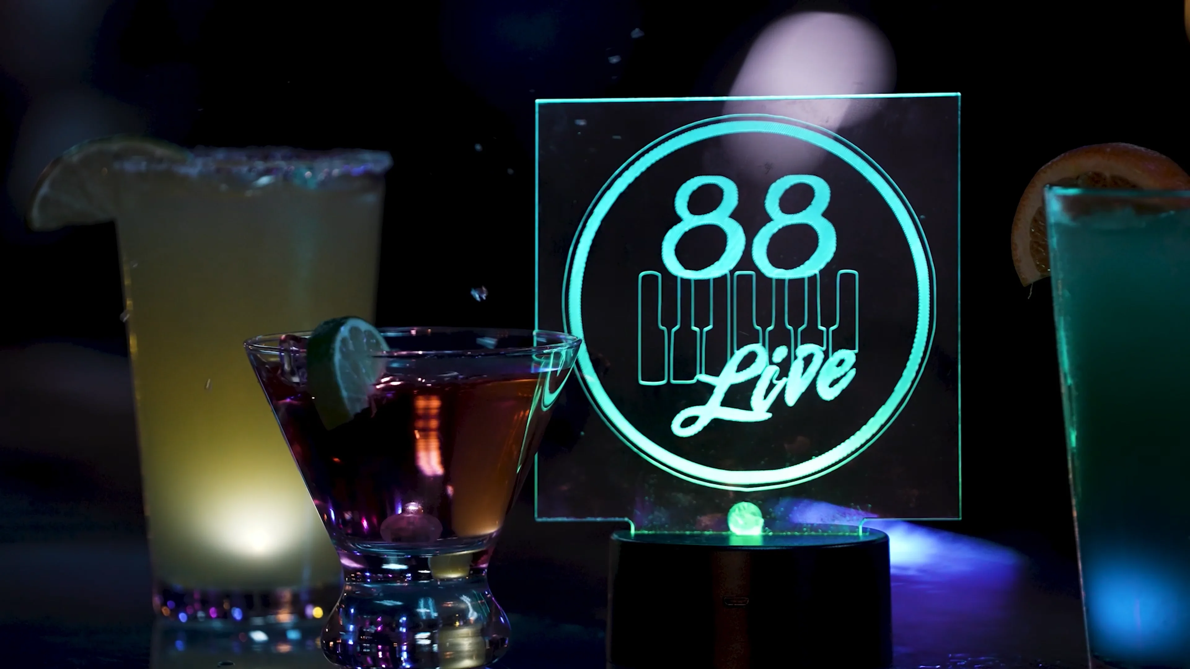 カントリー・ライフ 88 Live Piano Bar – Live Entertainment | Bradenton, FL