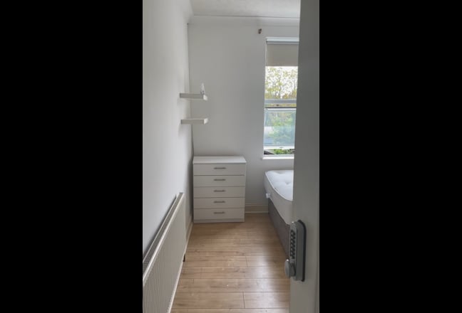 Room available near southend city centre Main Photo