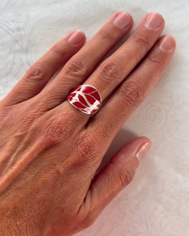 Ring aus Koralle und Sterlingsilber 925 - Elegantes Blätterdesign