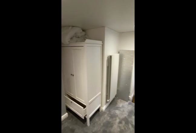 City Centre Basement Studio Apt-3 mins walk Main Photo