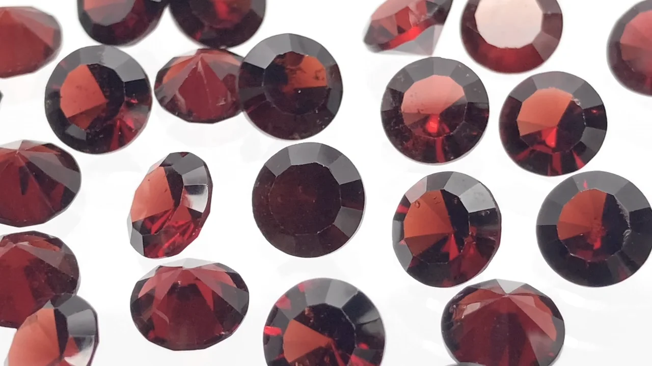 動画】宝石質モザンビーク産ガーネットAAA- ルース ラウンド