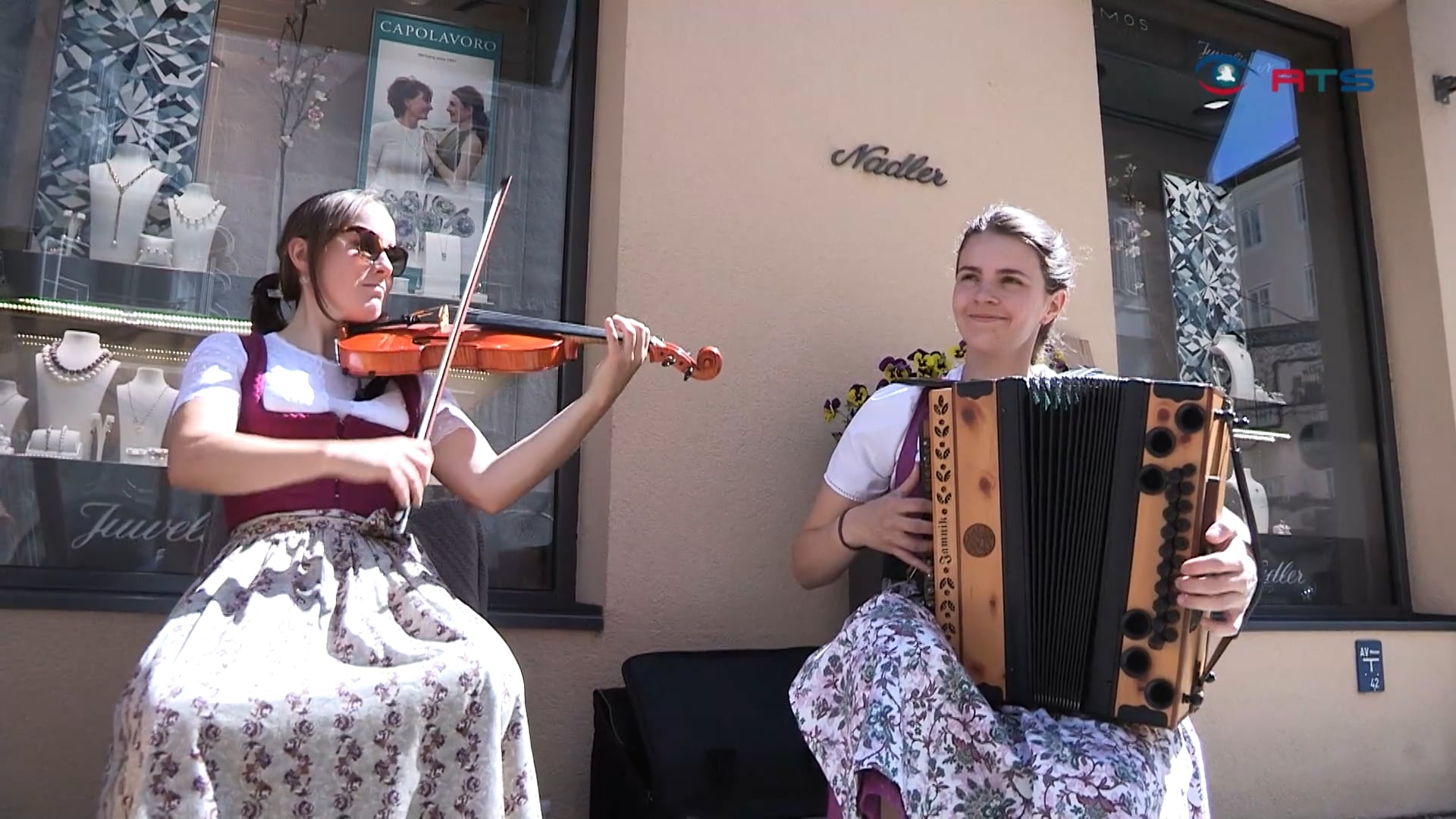 musizieren-ohne-buehne-44-volkmusikgruppen-spielen-auf-strassen-und-plaetzen-der-altstadt