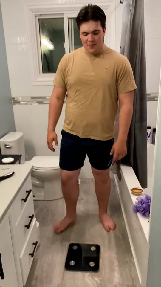 Watch landyn mann's Weight: 302.3 pounds