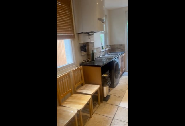 Large Double En-Suite room  Main Photo