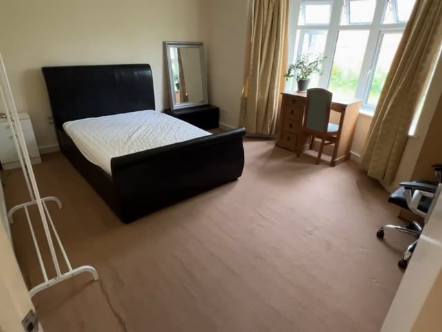 🌻Big and Bright  Double Room in Eltham🌻 Main Photo