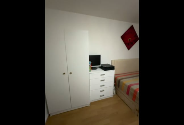 Sunny double room available in zone 2/canary wharf Main Photo