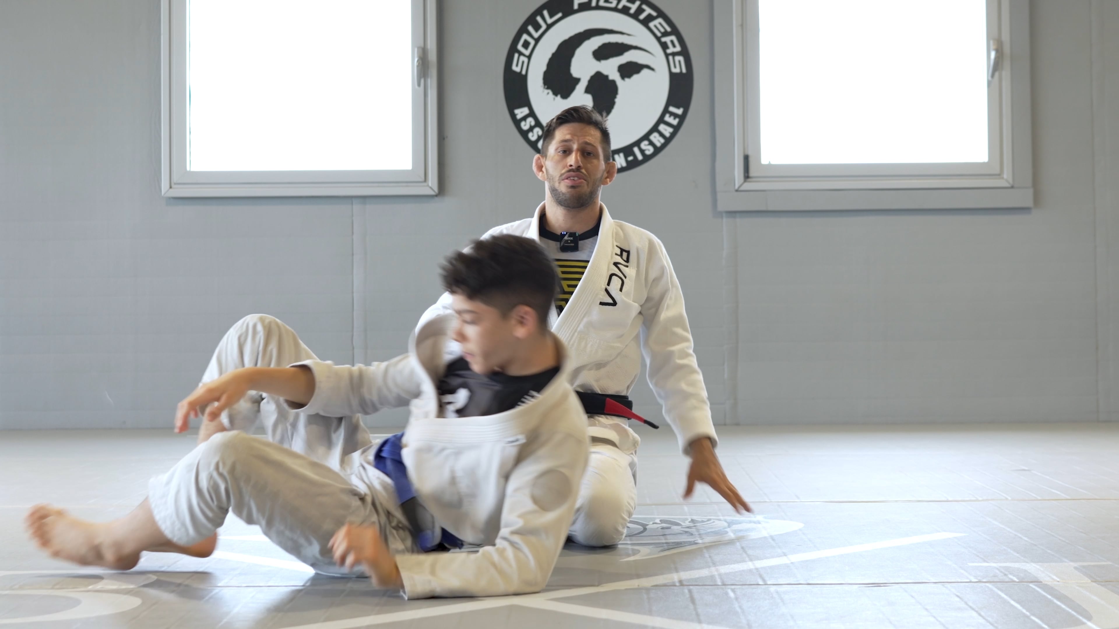 Cross grip variation Double pant grip