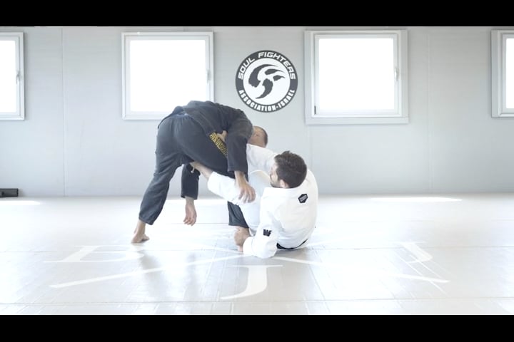 Setting up the berimbolo