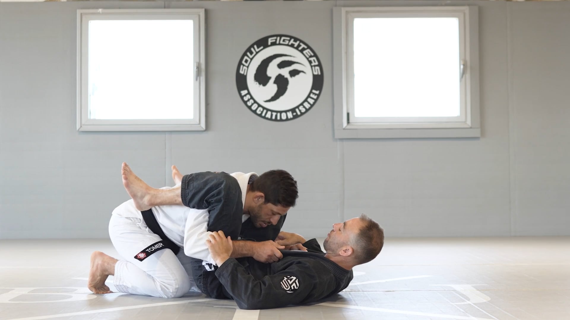 Passing with the stack pass to leg drag