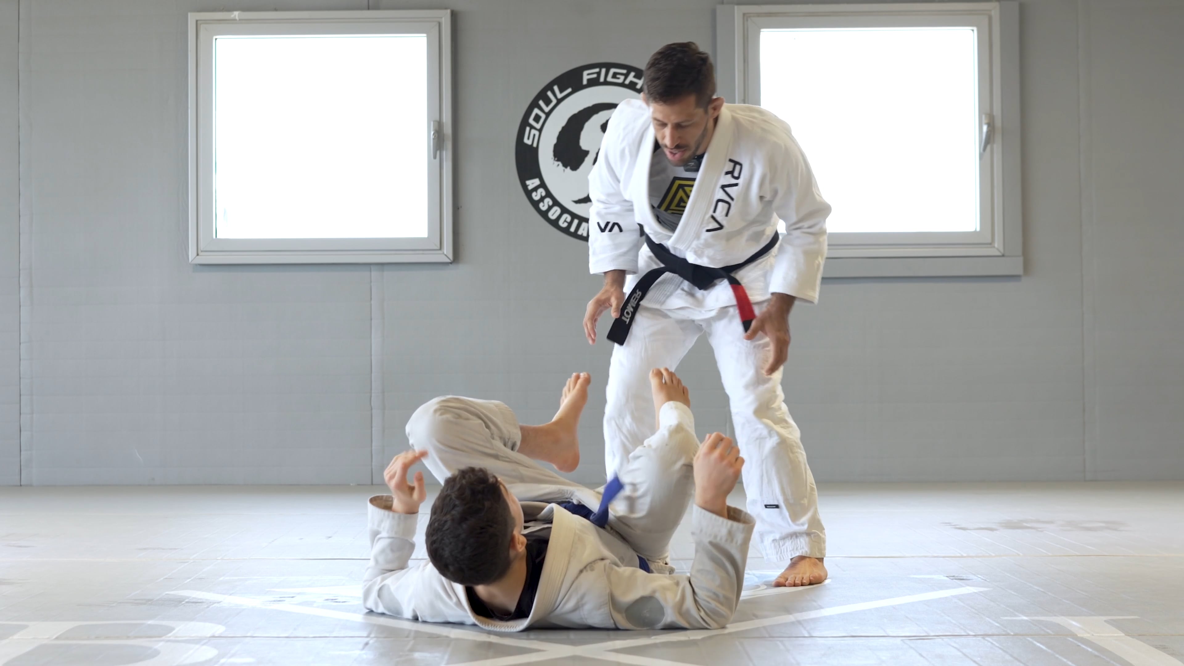 Cross grip entry Toreando to cross grip