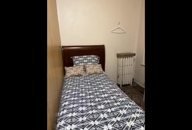Room in Astoria  Available  August 1 Main Photo
