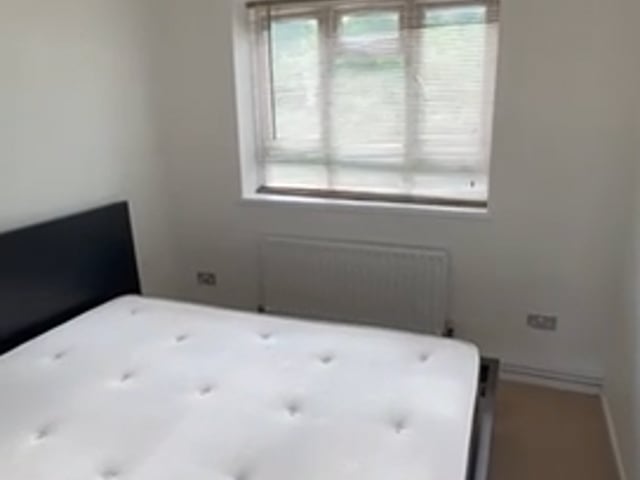 A beautiful room for rent in a 2 bedroom flat  Main Photo