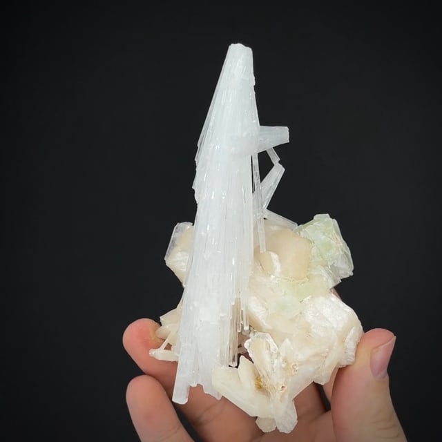 Scolecite, Stilbite, Fluorapophyllite, etc