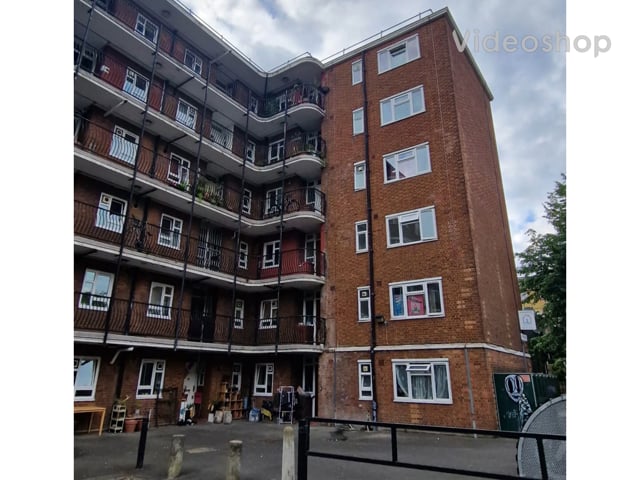 £3000pm - 3 bedroom flat in Old Street/Hoxton Main Photo