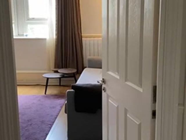 1 x Double Bedroom  (Barbican) Main Photo