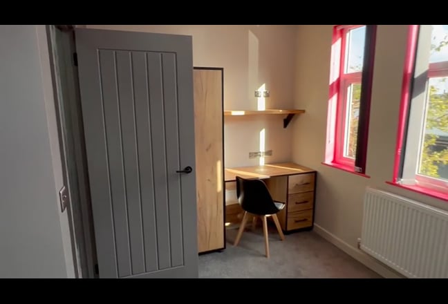 ** New Modern Studio En Suites - No Bills to Pay! Main Photo