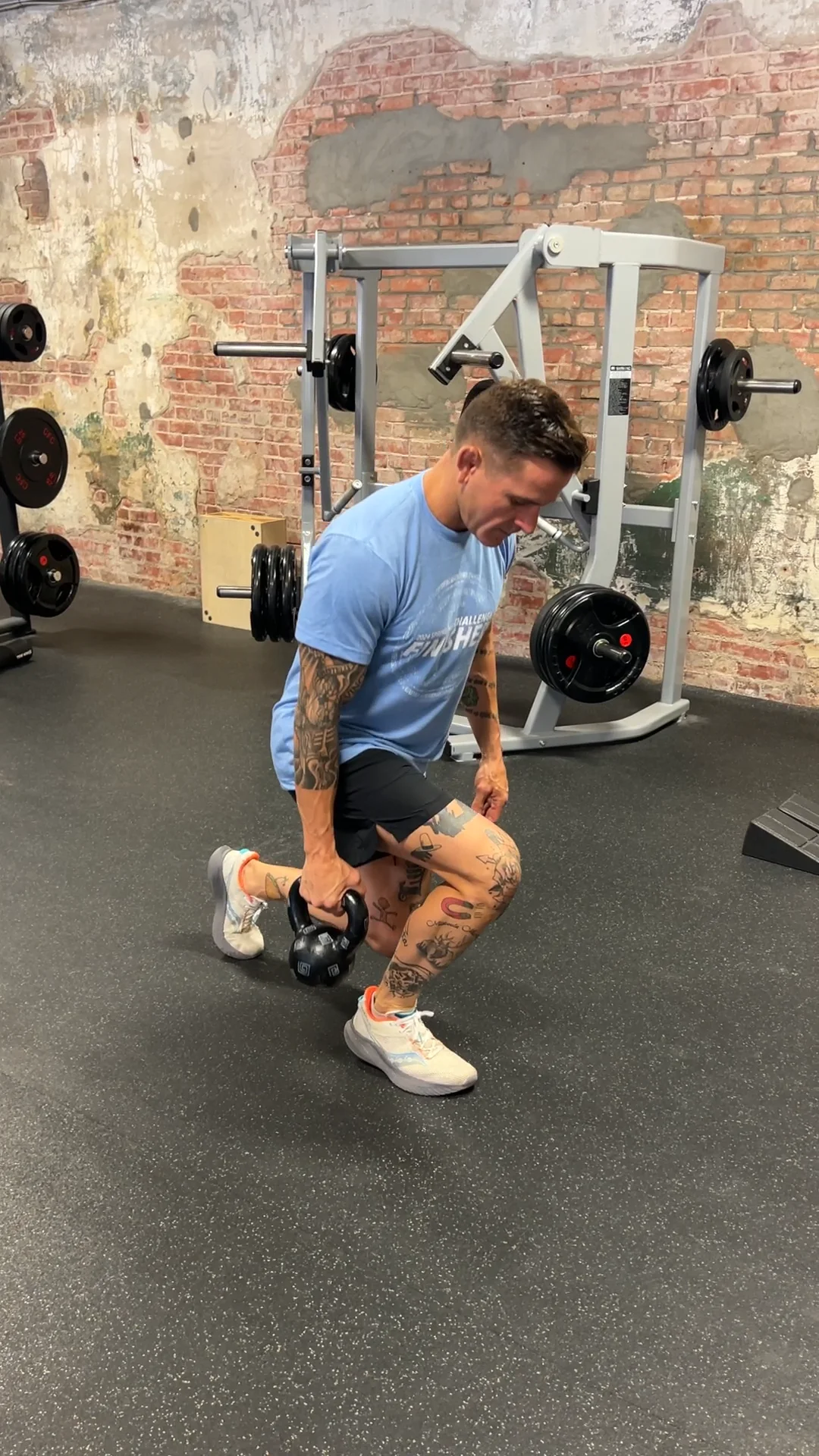 KB SPLIT LEG SQUATS