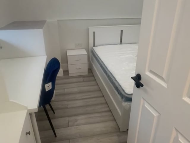 Furnished Modern 2 Bed Flat With Partial Bills Main Photo