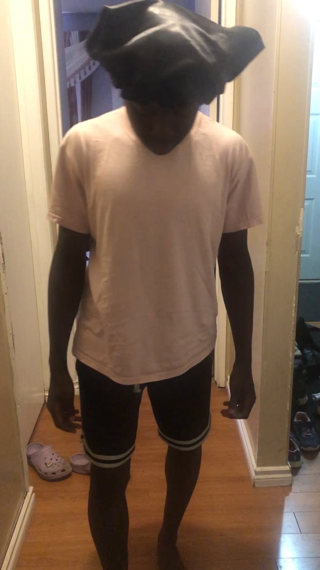 Watch kenyi dada's Weight: 144.2 pounds