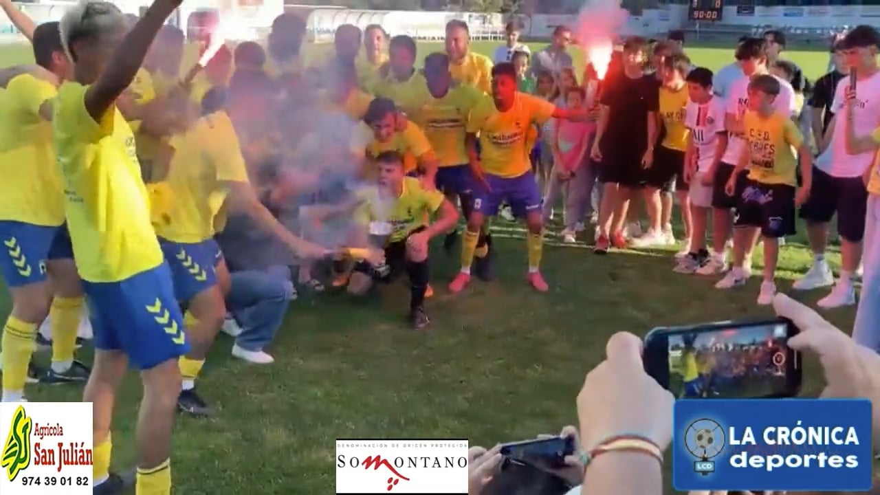 ASÍ FUE LA FIESTA Y LAS ENTREVISTAS DEL CD ROBRES B QUE ASCIENDE A LA PRIMERA REGIONAL