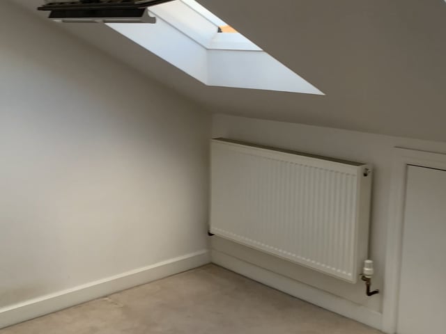1 Double Unfurnished Room Available Mid August. Main Photo