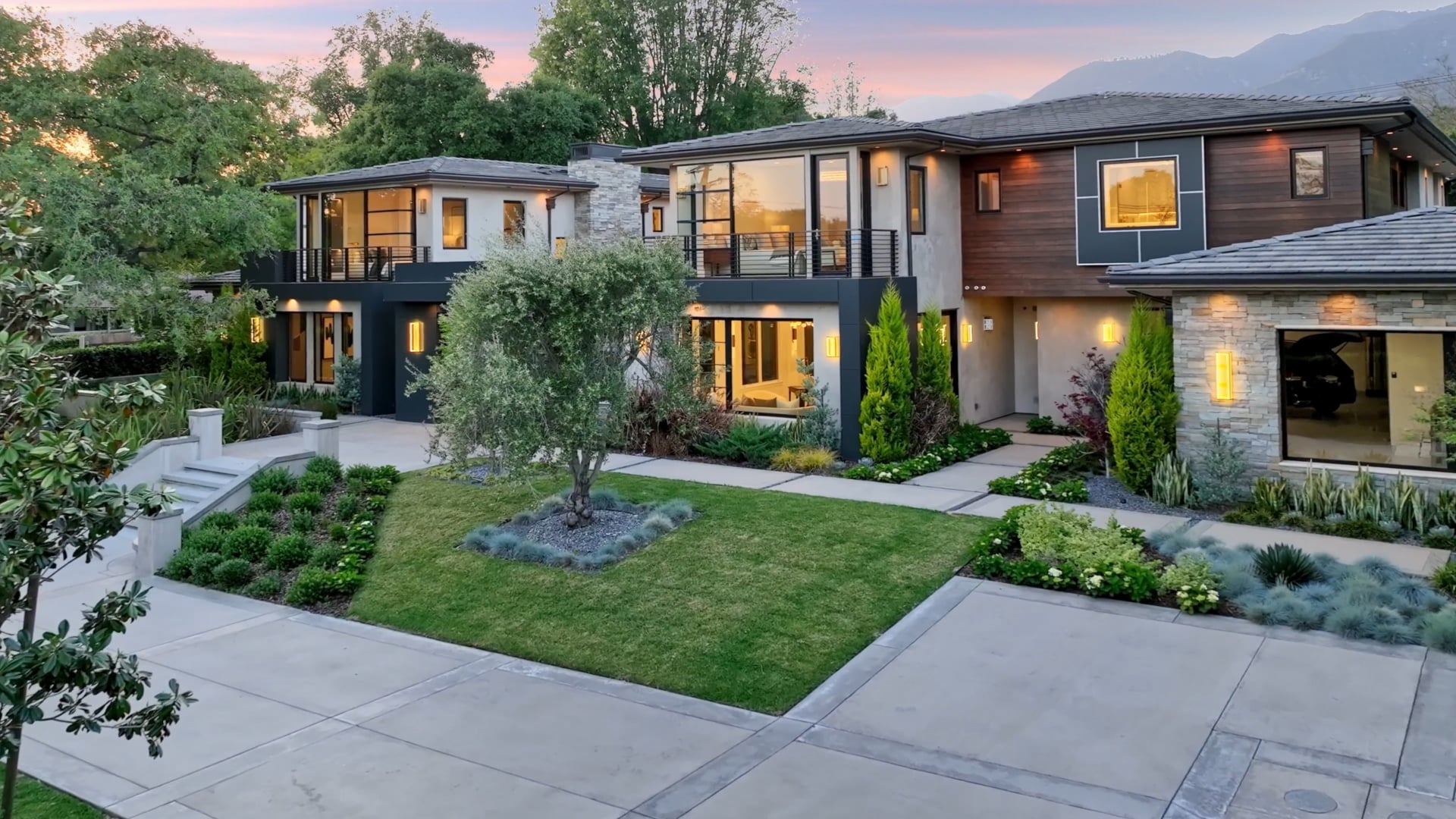 1019 West Foothill Boulevard, Arcadia