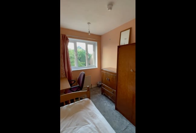 A single room to rent in Cherry Hinton nr ARM Main Photo