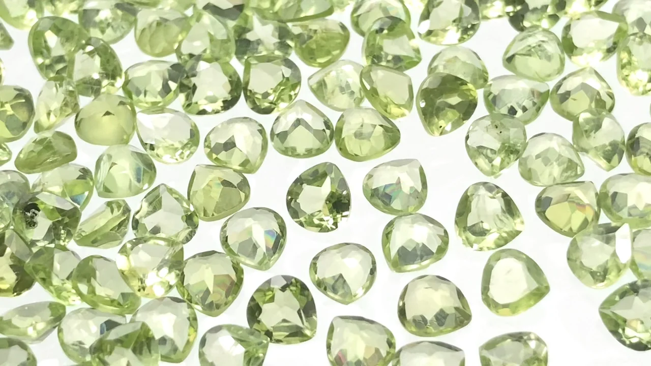 動画】宝石質ペリドットAAA- ルース マロンファセットカット4×4mm 10粒
