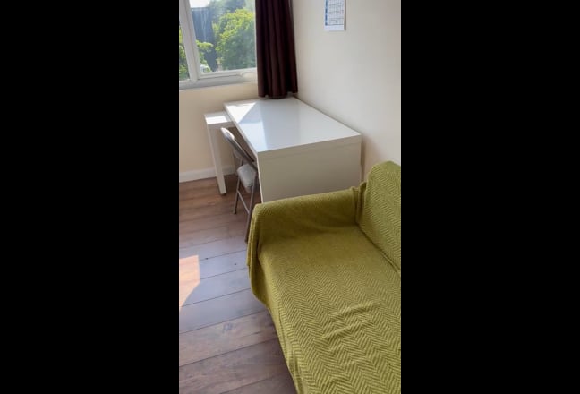 En-suite   City Centre Fishermead Main Photo