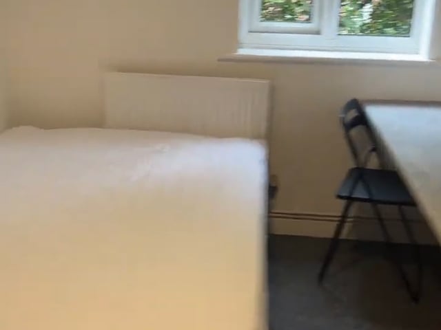 Single room for rent in Denison court Main Photo