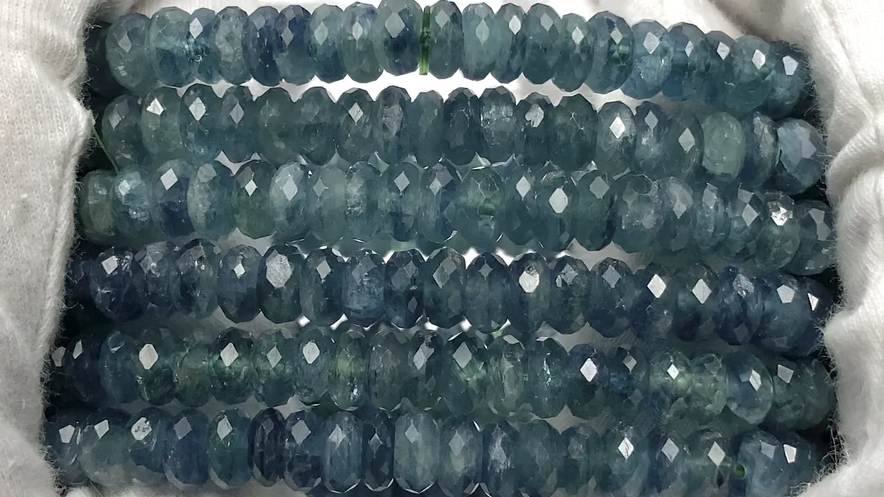 ブラジル産グリーンカイヤナイト ボタンカット7×7×3mm