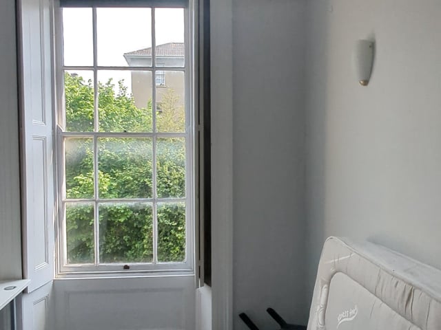 Peaceful Large Double Room in the heart of Redland Main Photo