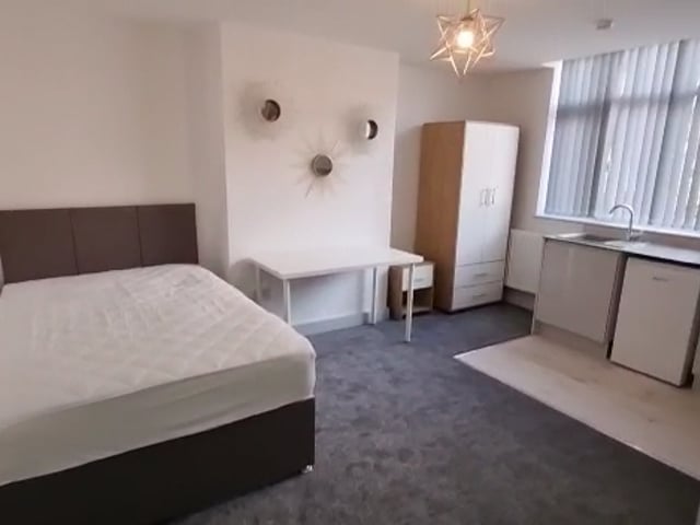 ** New Luxury Studios in Moseley -No Bills to Pay! Main Photo