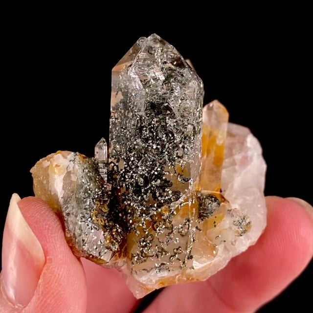 Quartz with ''Chlorite'' inclusions