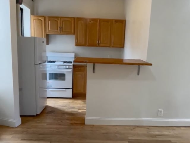 Available Now - 2 ba/1ba in Prime East Village Main Photo