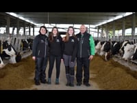 Gente joven con las ideas claras para quedarse en la granja familiar