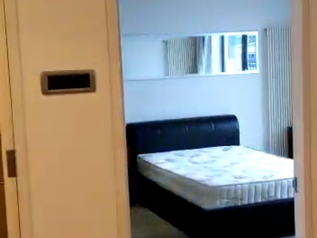 Stunning 2 bedroom apartment - Aldgate East Main Photo