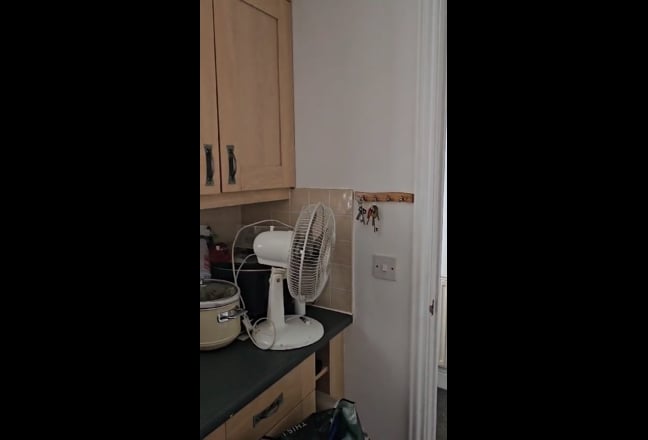 Single Room Available for house share. 450/month Main Photo