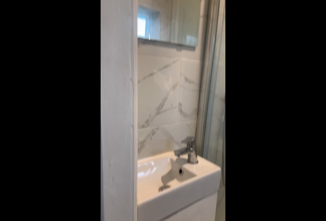 Ensuite  Room near Wembley Park Station Main Photo