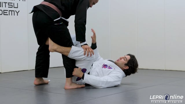 De La Riva with Lasso Control to Sweep