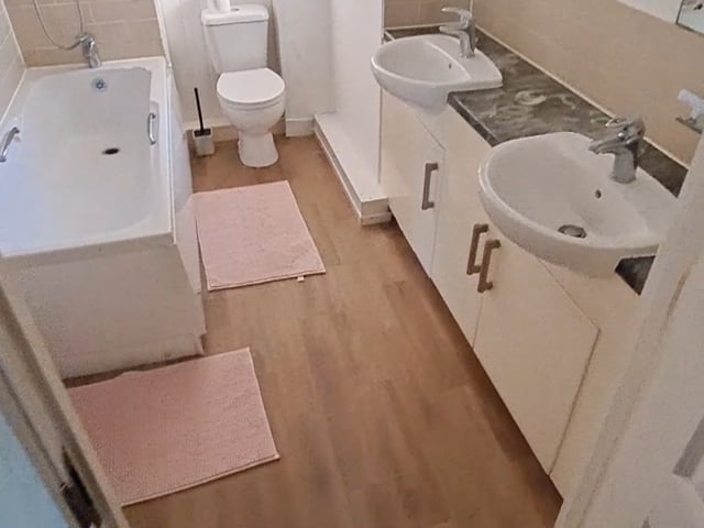Double room in 2bed penthouse flat Main Photo