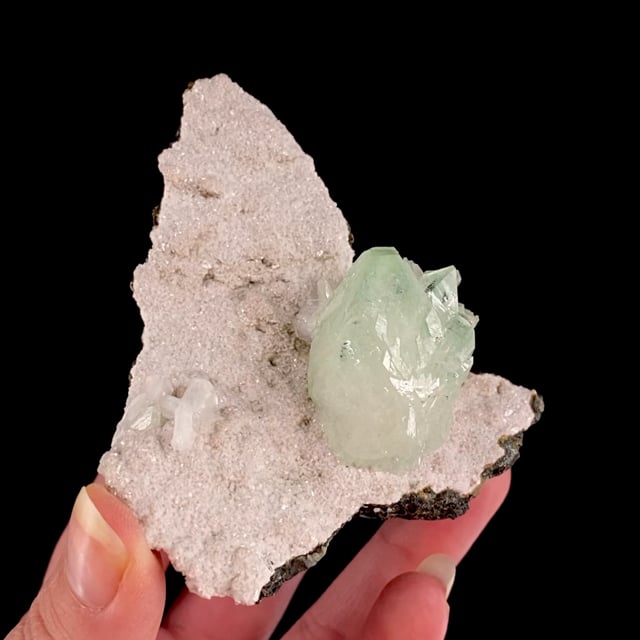 Fluorapophyllite-(K)