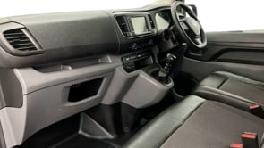 VAUXHALL VIVARO 2021 (70)