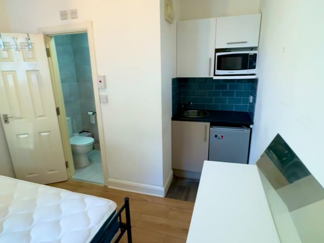 **Single Bedsit in Luton - Bury Park** Main Photo