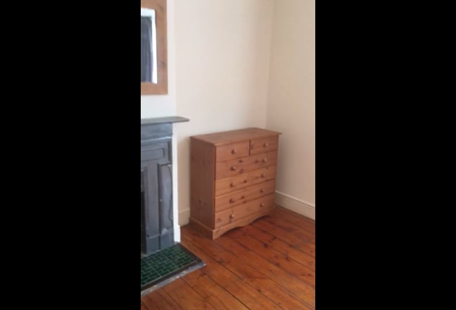 Lovely double room close T/C.  Main Photo