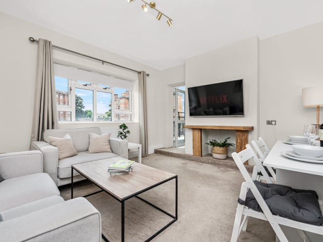 🏡 WOW! Stunning rooms in 2 bed by Brockwell Park!  Main Photo