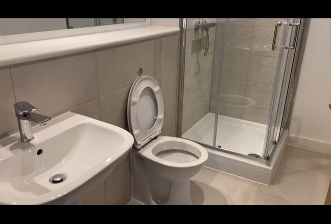 ASAP Double Room (Non-ensuite) 20 min walk to city Main Photo